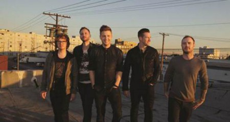 Από τη Σαντορίνη στην κορυφή του κόσμου!